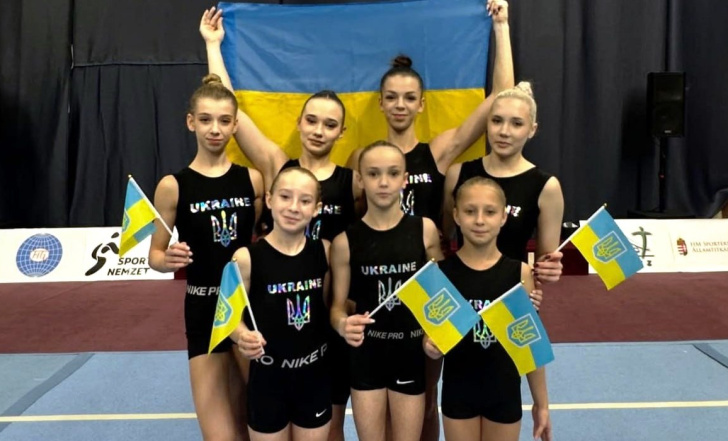 ДВІ ПАРИ УКРАЇНСЬКИХ АКРОБАТОК СЯГНУЛИ НАЙВИЩОЇ СХОДИНКИ ПОДІУМУ ТУРНІРУ В БУДАПЕШТІ
