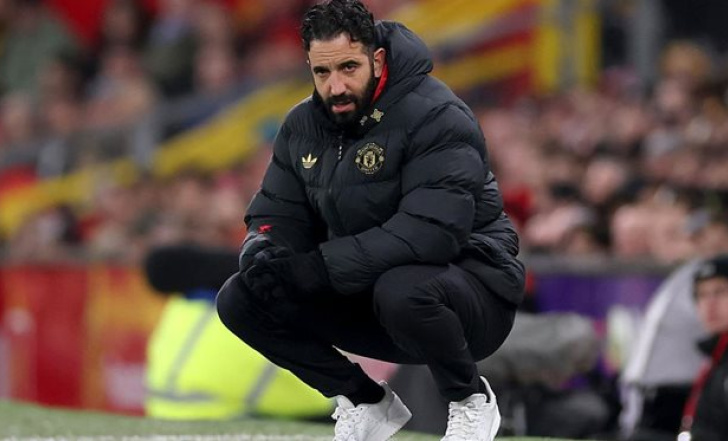 "МАНЧЕСТЕР ЮНАЙТЕД" ОФІЦІЙНО ЗВІЛЬНИВ ГОЛОВНОГО ТРЕНЕРА