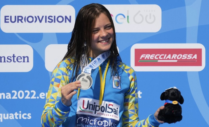 ТИТУЛОВАНА УКРАЇНСЬКА СТРИБУНКА У ВОДУ ЗМІНИЛА ГРОМАДЯНСТВО НА російське