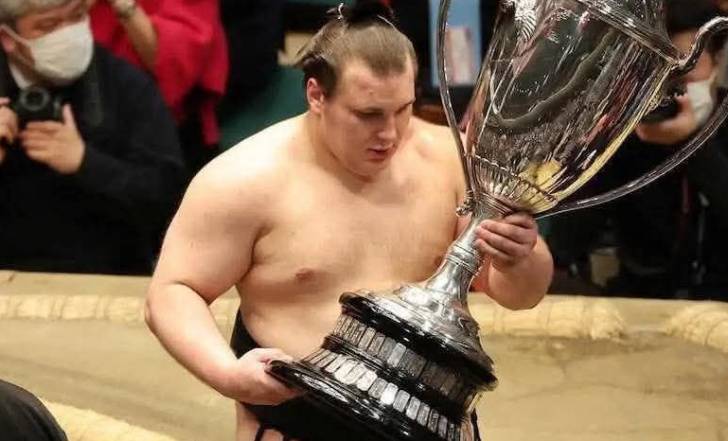 ДАНИЛО ЯВГУСИШИН ВДРУГЕ ПОСПІЛЬ ВИБОРОВ КУБОК ІМПЕРАТОРА ЗІ СУМО!