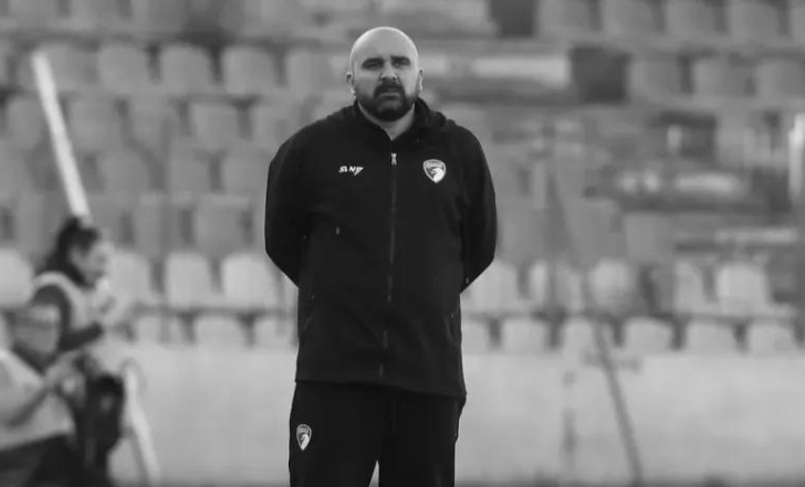 У СЕРБІЇ ГОЛОВНИЙ ТРЕНЕР КЛУБУ СУПЕРЛІГИ ПОМЕР, ЗНЕПРИТОМНІВШИ ПІД ЧАС МАТЧУ