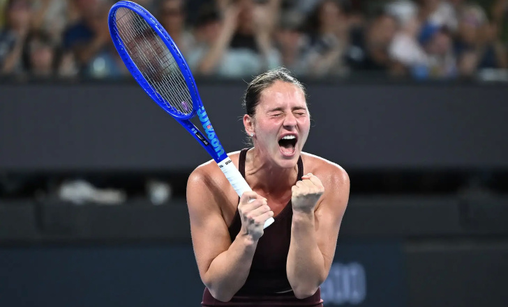 МАРТА КОСТЮК ПЕРЕМОГЛА ДЖЕССКУ ПЕГУЛУ У ПІВФІНАЛІ ТУРНІРУ В БРИСБЕНІ