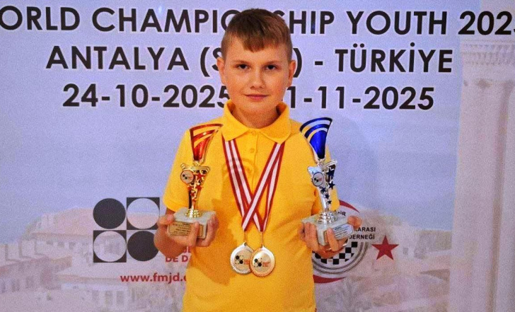 СРІБНИЙ ПОДІУМ МАКСИМА БАРКЕВИЧА НА ЮНАЦЬКОМУ ЧЕМПІОНАТІ СВІТУ ЗІ ШАШОК-100