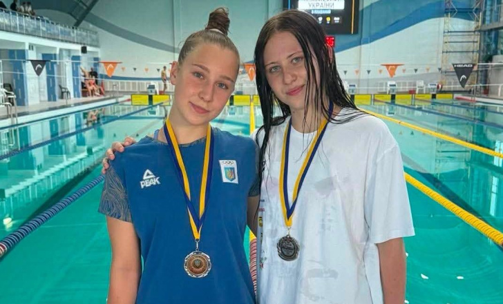 ЛЕСНЯК ТА АРТЮХ – СРІБНІ ПРИЗЕРКИ ЛІТНЬОГО ЧЕМПІОНАТУ УКРАЇНИ З ПЛАВАННЯ СЕРЕД ЮНІОРОК ТА ДІВЧАТ