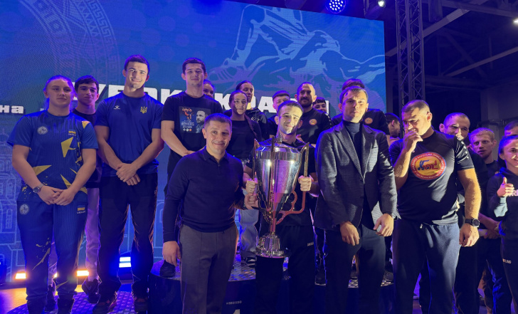 КОМАНДА БОРЦІВ ІВАНО-ФРАНКІВЩИНИ ВТРЕТЄ ПОСПІЛЬ ЗДОБУЛА КУБОК УКРАЇНИ З ВІЛЬНОЇ БОРОТЬБИ